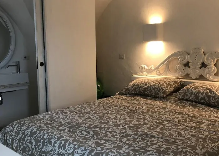 Torre Della Corte Antica *